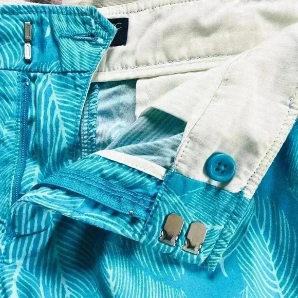 Banana Republic Martin Fit Leaf Print Green &Blue Shorts size 8 - Picture 5 of 6